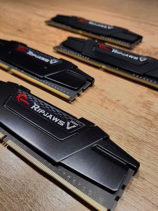 ПРОДАМ! ОЗУ G.Skill Ripjaws V DDR4-3200mhz 4*8GB