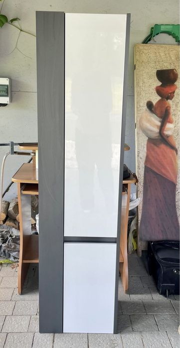 Szafka łazienkowa wisząca