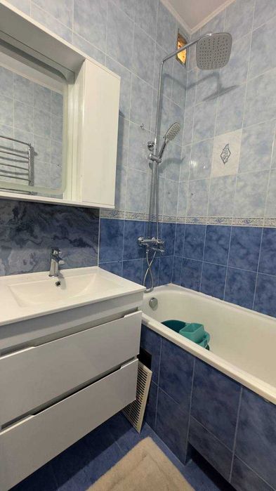 Продается  двух комнатная квартира возле моря