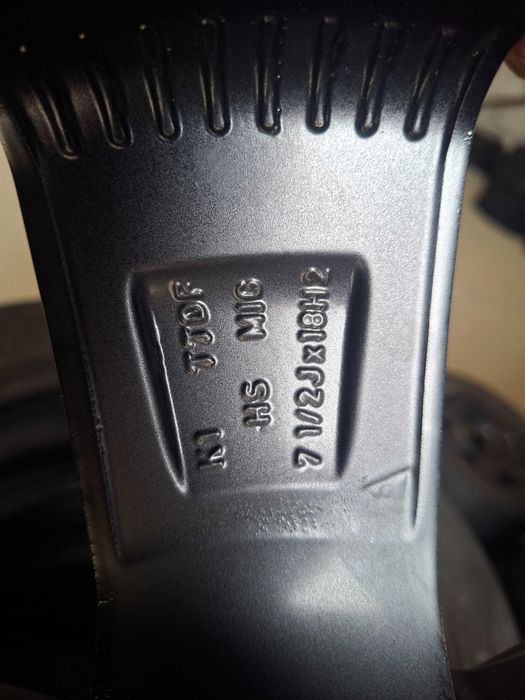 Диски Дезент Шкода 5/112 R18 7,5J ET38 Dezent Skoda.