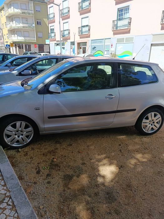 Automóvel WV polo 1.2 de 2002, impecável com revisão, embraiagem e distribuição novas