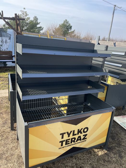 Półki sklepowe w dobry stanie regały