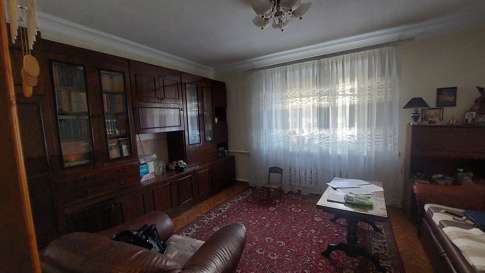 Продам 3-кімнатну квартиру. Вул.Покровська,6.