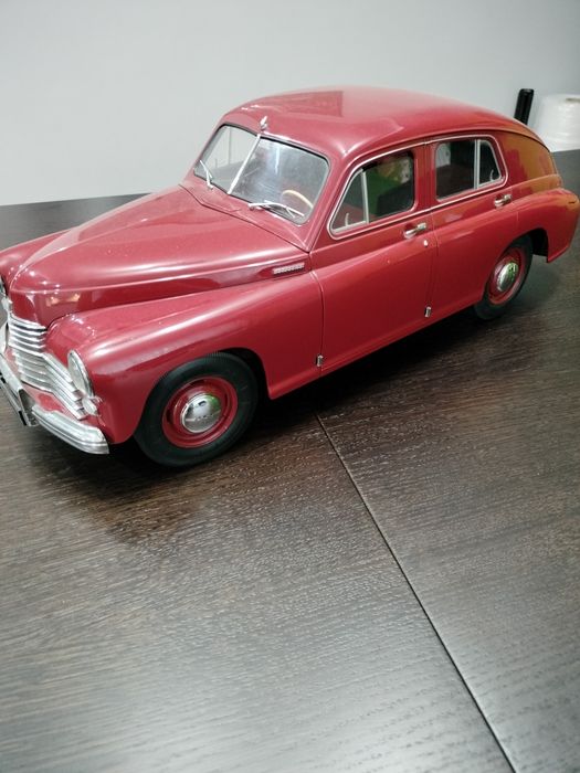 Auto Warszawa skala 1:8 deagostini