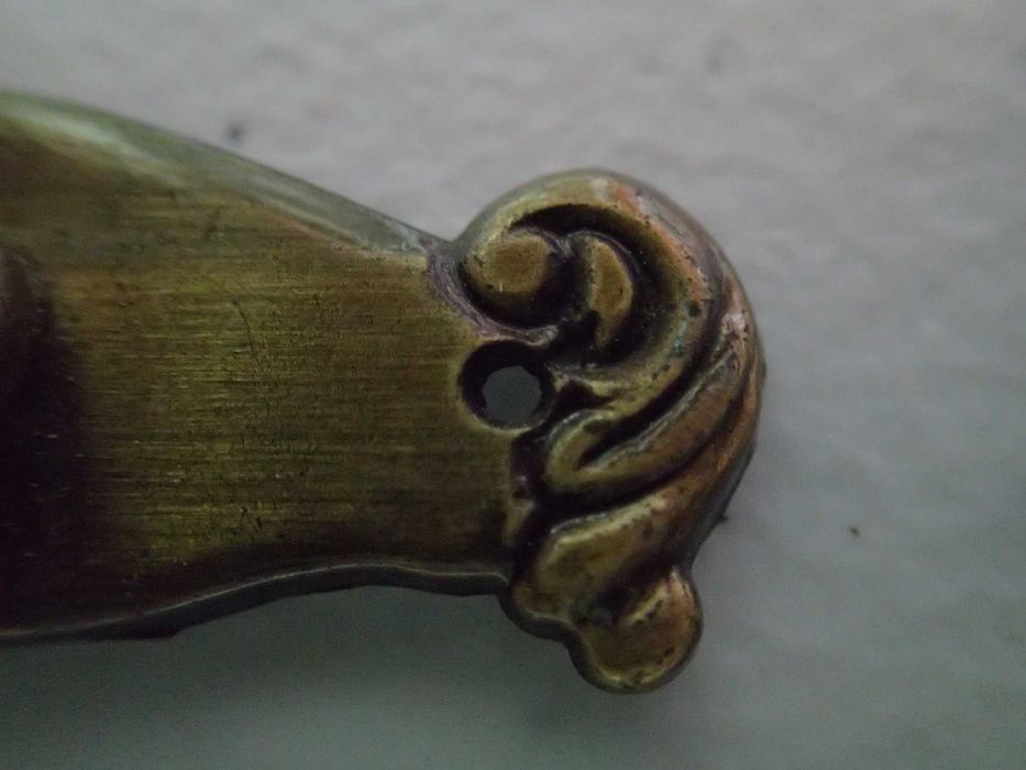Puxadores antigos em latão