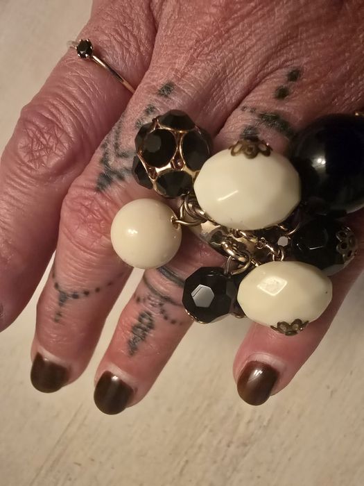 Pierścionek kulki duży stan idealny