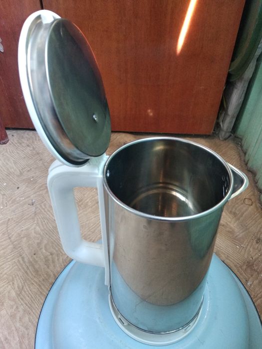 Электрочайник Liberton на запчасти