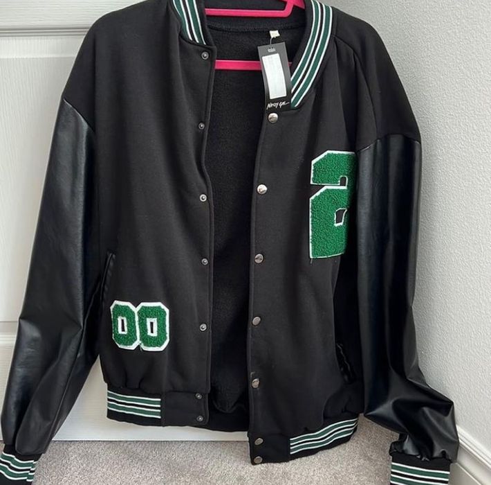 Жіночий бомбер з шкіряними рукавами