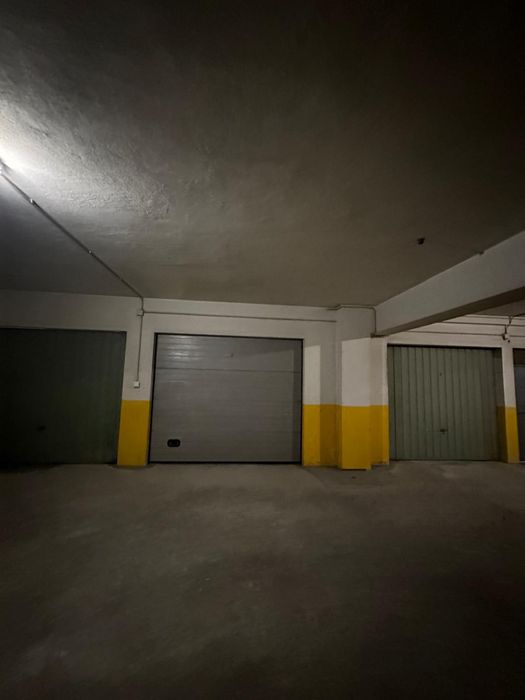 Garagem fechada para arrendamento