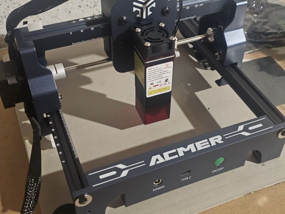 Gravador a Laser ACMER S1

Vem com placas de MDF e