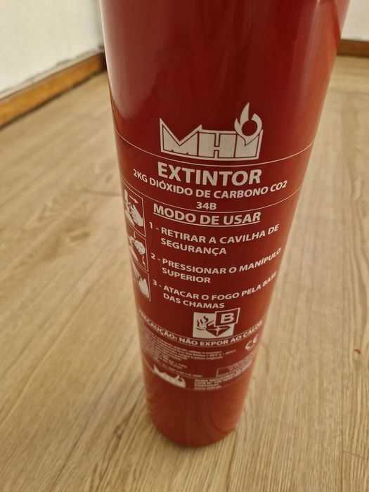 Extintor de CO2 novo