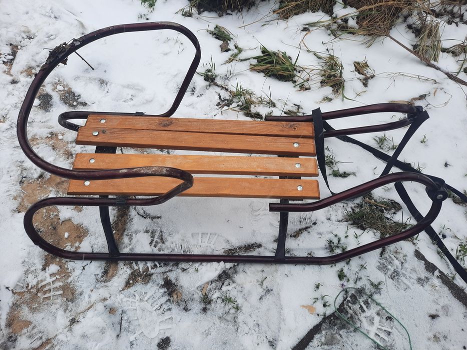 Продам санки. В наличии со спинкой