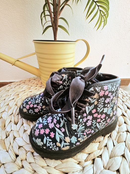 Botas NOVAS tam 24 - SFERA