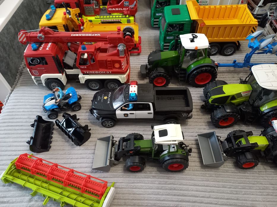 Великі машинки Bruder