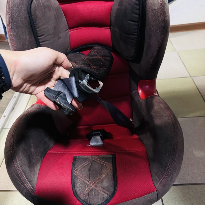 Дитяче автокрісло