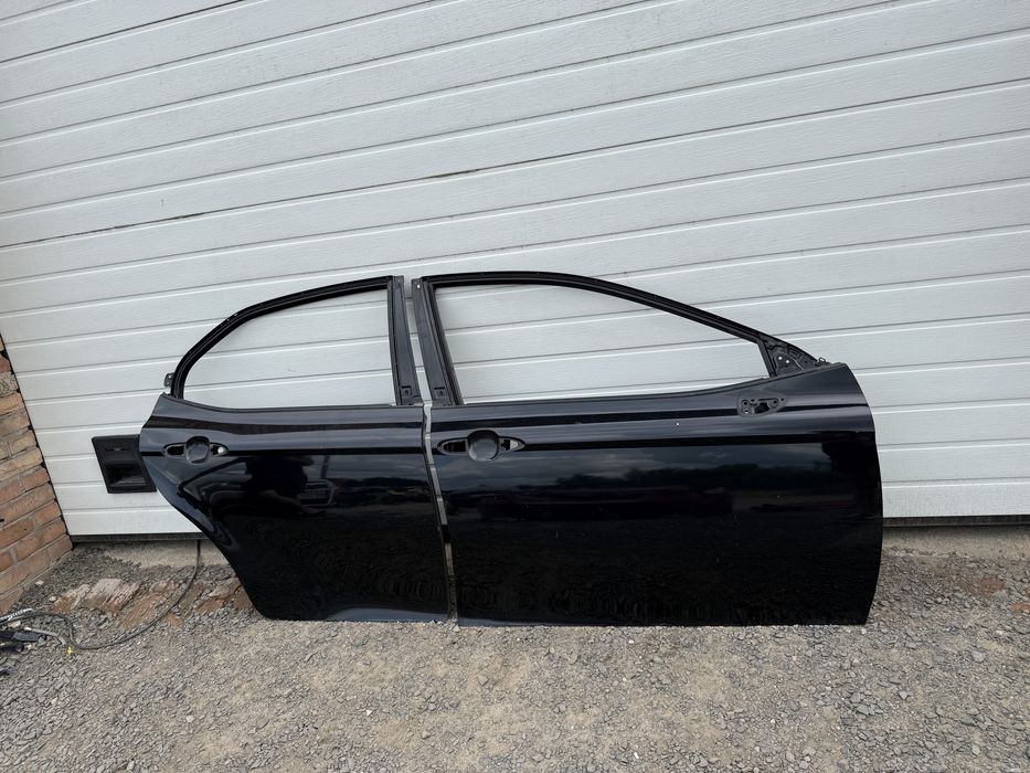 Двері ручка скло замок карта Toyota Camry 70  6700133230