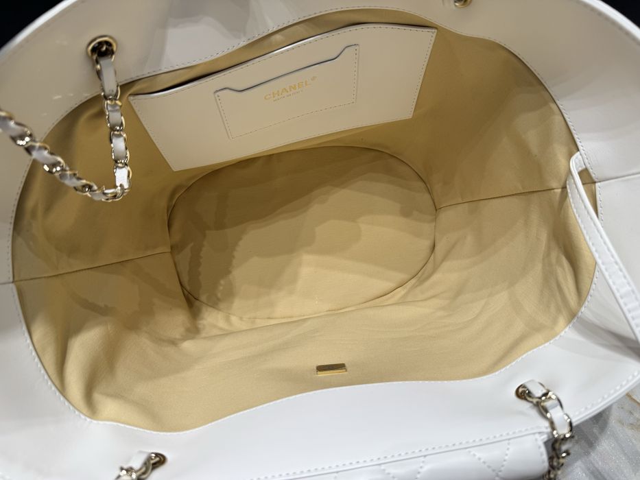 Koszyk Chanel White Leather