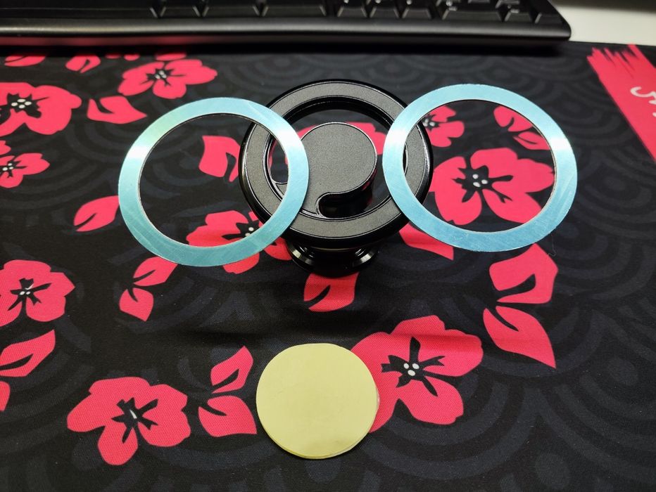 Uchwyt samochodowy na telefon magsafe