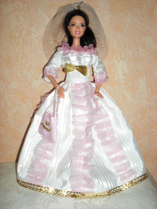 Одежда для Барби и Кена (платья, костюмы, купальники, шубки), подарки