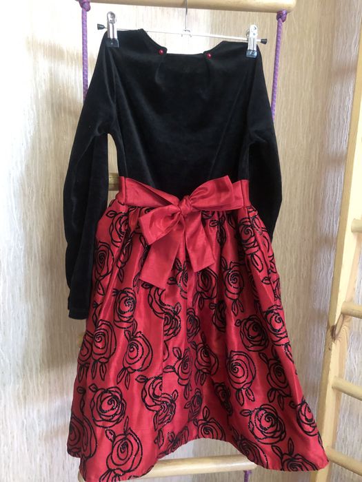 Продам платье на девочку