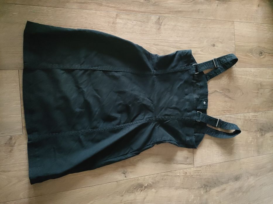 Sukienka jeansowa w stylu 90s
