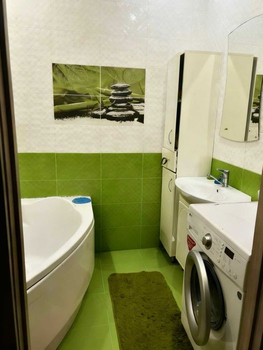 Продаж 2 кімнатної квартири. Озерна.