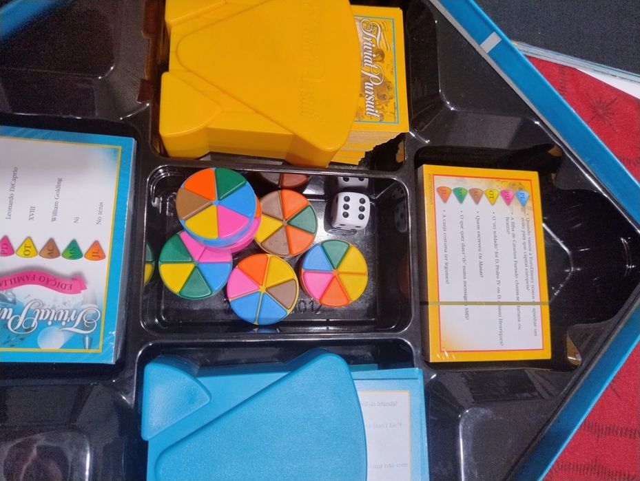 Trivial pursuit  como novo