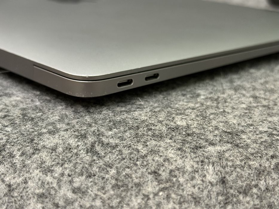 Apple Macbook Air M1 2020 13’ 8/256G Silver