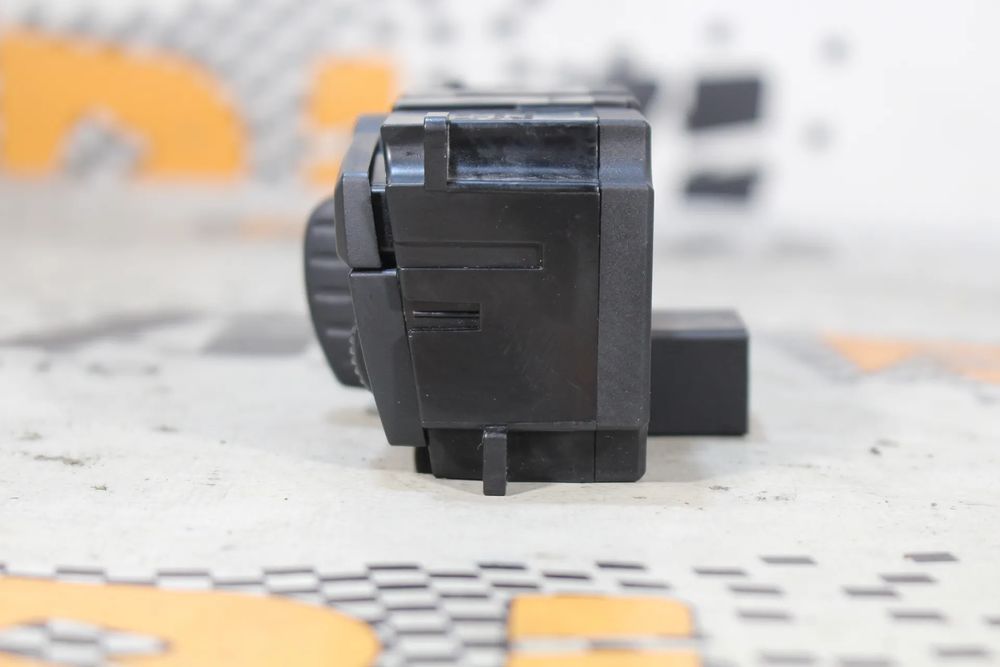 Botão / interruptor de luzes BMW 5 (E60)