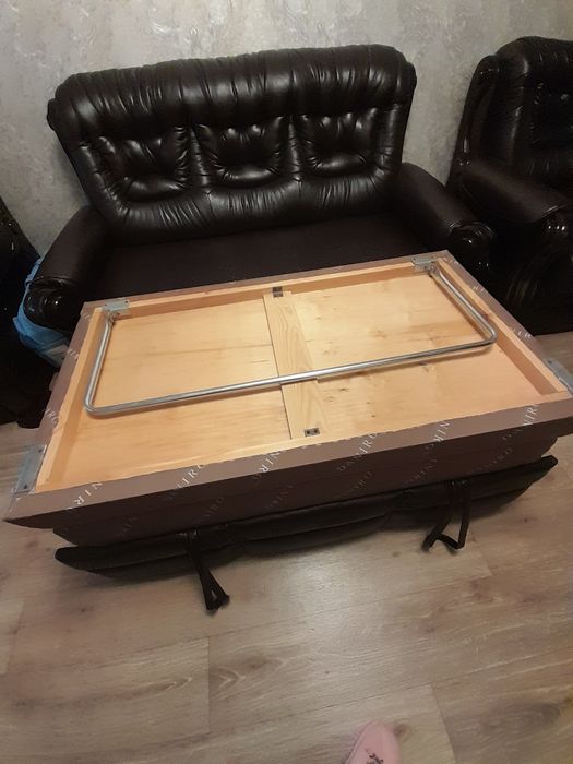 Продам диван + 2 кресла .