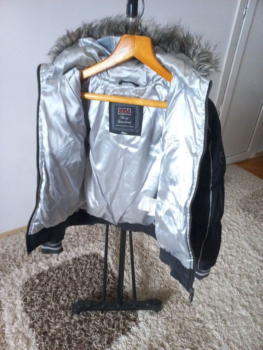 Жіноча зимова куртка