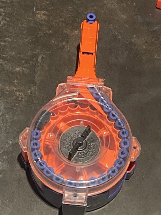 NERF infinus pistolet