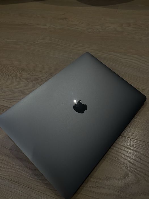 Продам Macbook Pro 13 / 2019 / i7