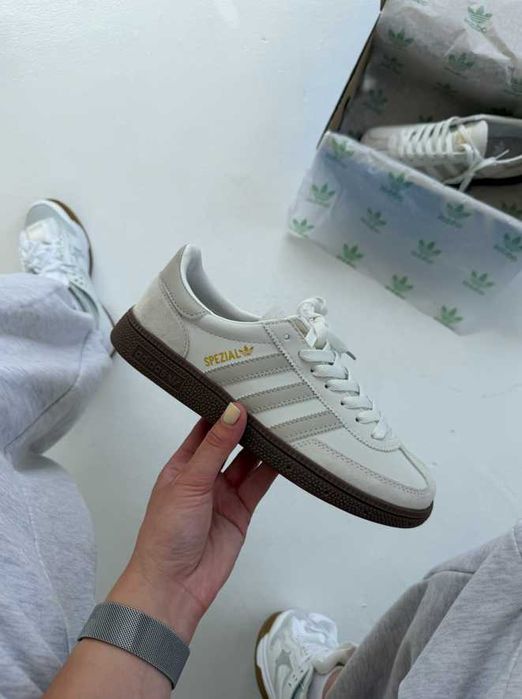 Нові Жіночі Adidas Spezial Beige