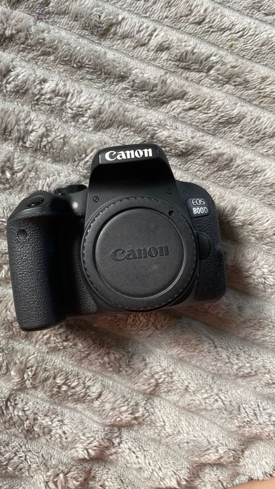 Фотоапарат Canon 850d