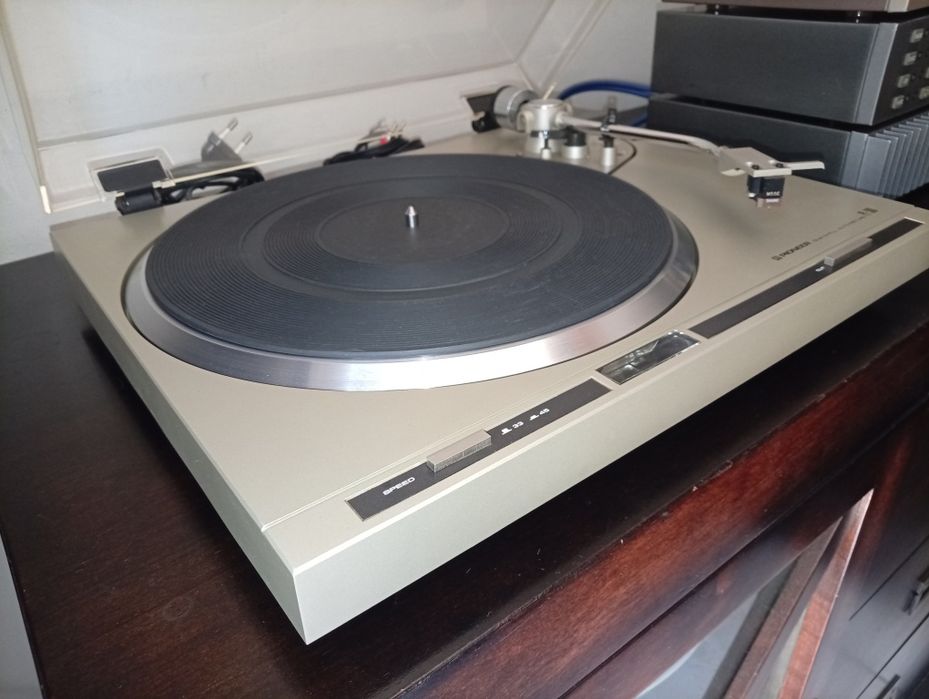 Gira discos Pioneer PL 300