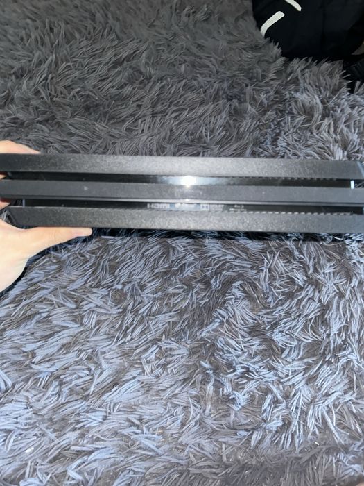 Ps4 pro 1tb + gry