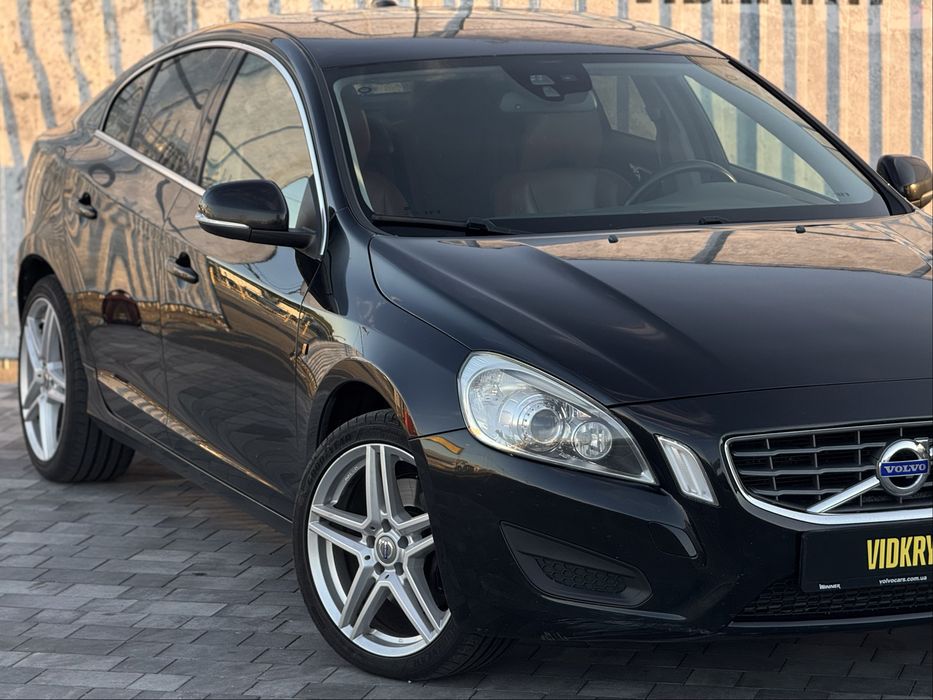 Volvo S60, 2011 року, 3.0 бензин, автомат, повний привід