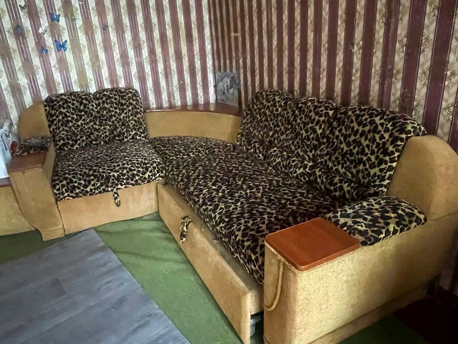 Розкладний кутовий диван