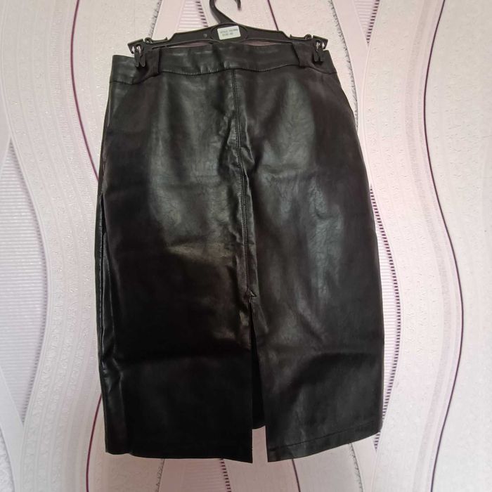 Спідниця з екошкіри