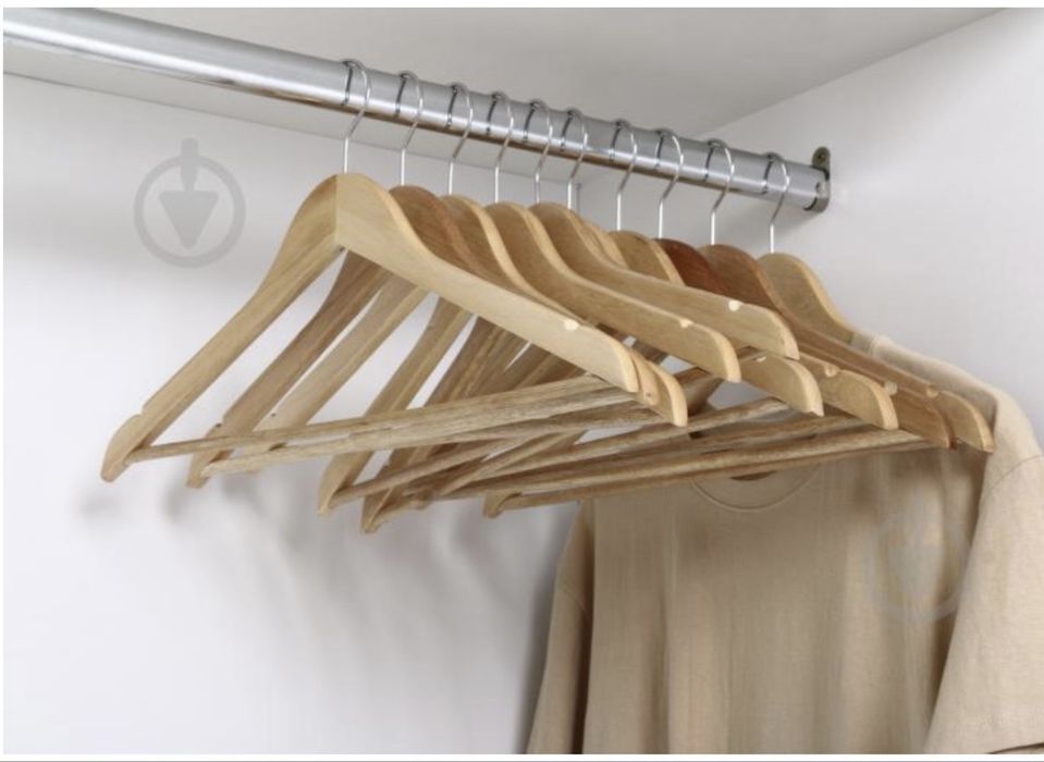 Деревʼяні вішалки , плечі, тремпеля для одягу