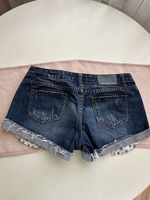 Продам шорти , Calvin Klein