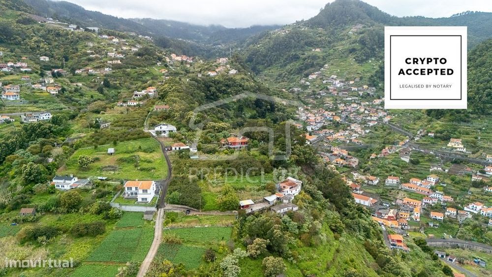 Plot of Land 2420 m2 - Machico