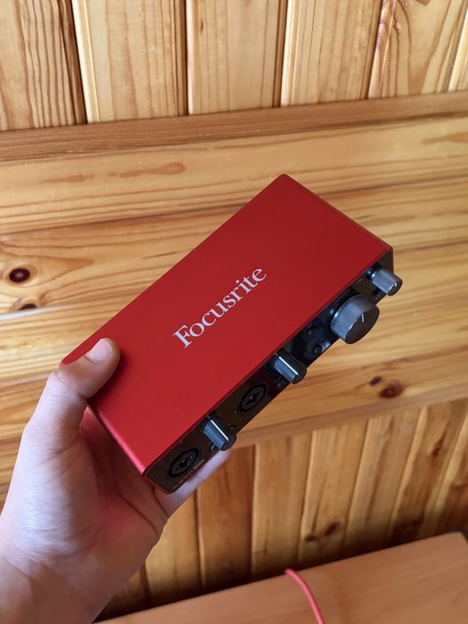 Focusrite Scarlett 2i2 Studio (3rd Gen) — полный комплект