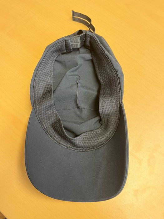 Chapéu boné corrida Solomon Shakeout preto - como novo