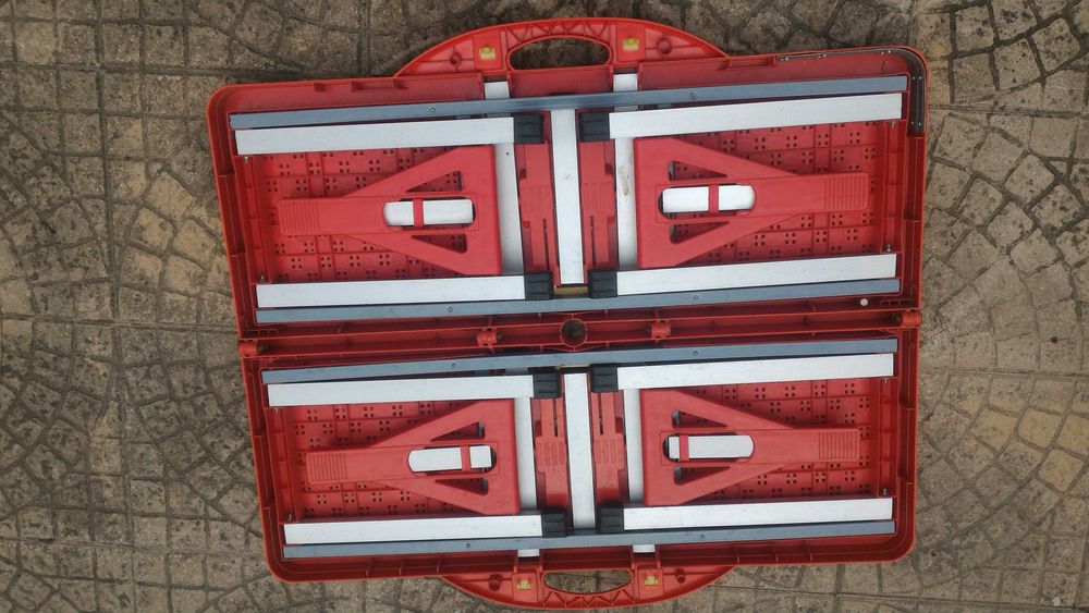 Mesa de acampamento Dobrável com 4 bancos