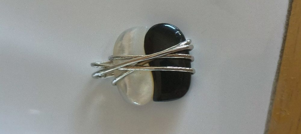 Pendente em prata preto e branco