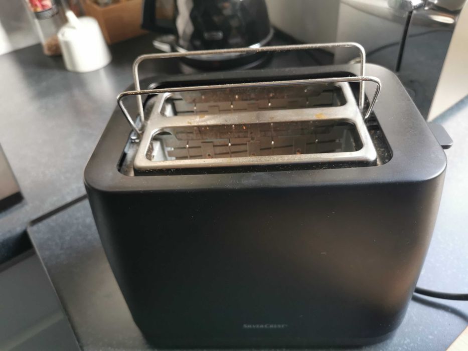 Toster Silvercrest 870W do chleba bułek etc. Czarny