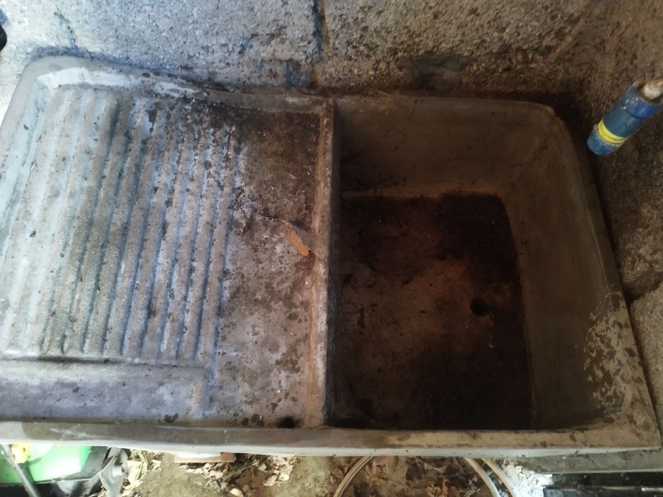 Vendo tanque lavar em cimento