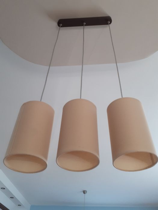 Lampa wisząca beżowa niezniszczona, sprawna